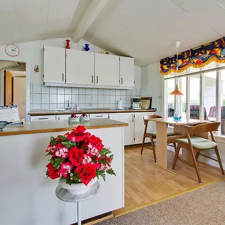 Two-bedroom Holiday In * Hals