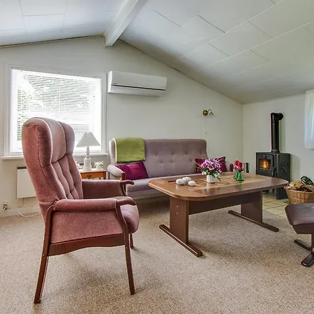 Two-bedroom Holiday In * Hals